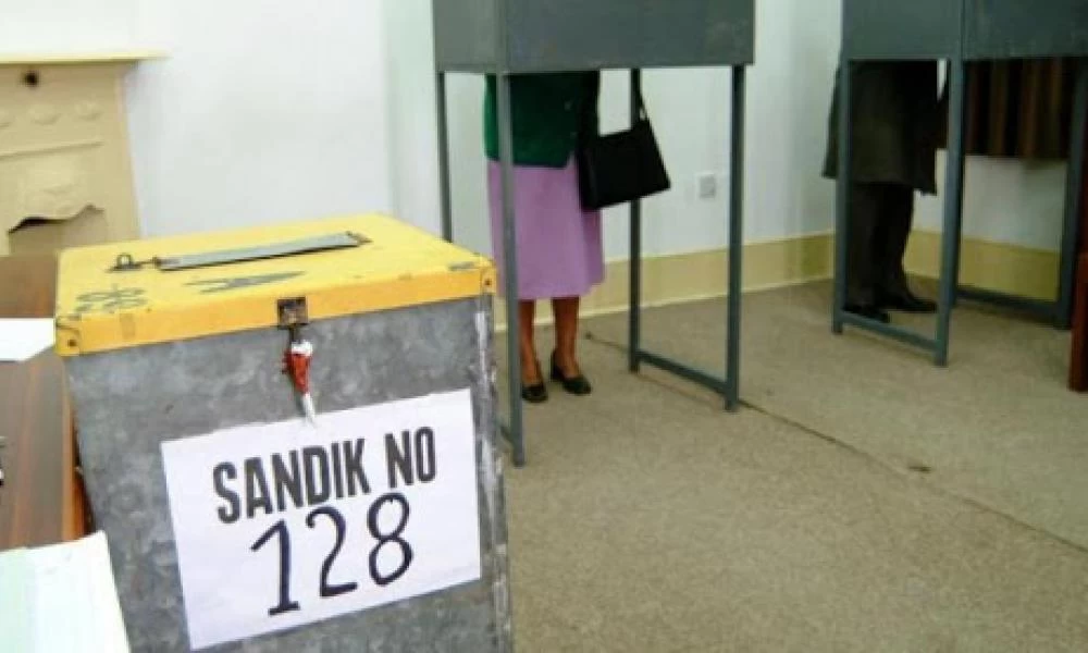 Κύπρος: Έκλεισαν οι κάλπες στα κατεχόμενα - Αποχή ρεκόρ! "Μάχη" Τατάρ-Ακιντζί